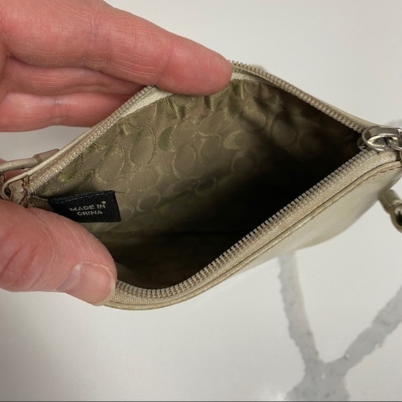Coach Wristlet Cream - Picture 4 of 7
